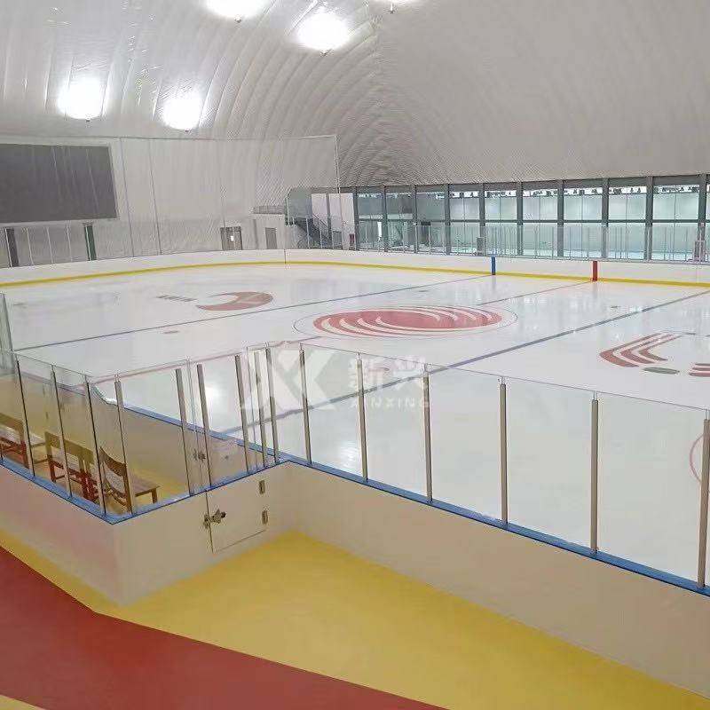 它不仅辅助, 护围栏则采, 为冰球爱好 它不仅辅助, 护围栏则采, 为冰球爱好